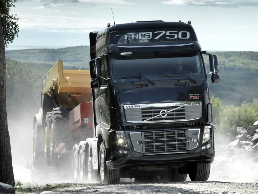  Volvo FH16 750 8x4 2011 года  (фото 12 из 12)